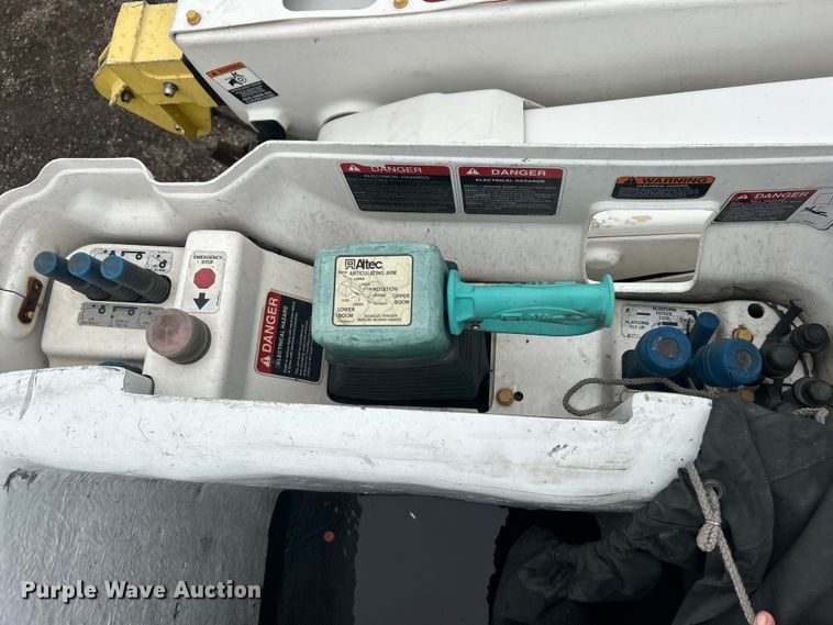 image for item EG1299 2012 Ford F550 Super Duty bucket truck