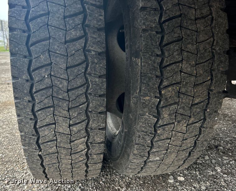 image for item EG1299 2012 Ford F550 Super Duty bucket truck