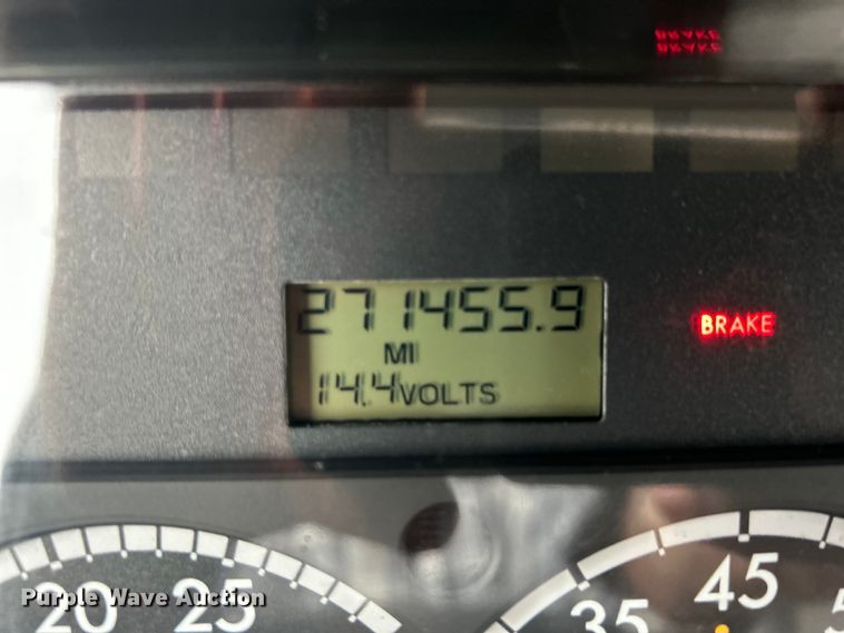 image for item EG1302 2010 Freightliner  Business Class M2 dump truck