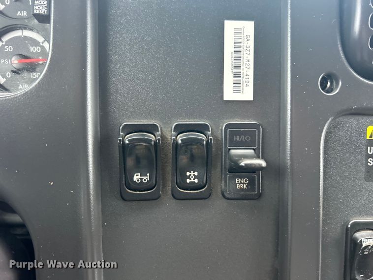 image for item EG1302 2010 Freightliner  Business Class M2 dump truck