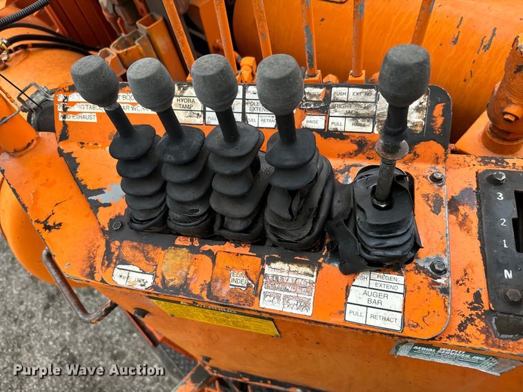 image for item EG1322 1998 International  Paystar 5000 pressure digger truck