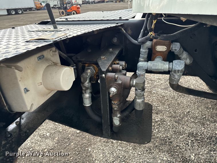 image for item EG1322 1998 International  Paystar 5000 pressure digger truck