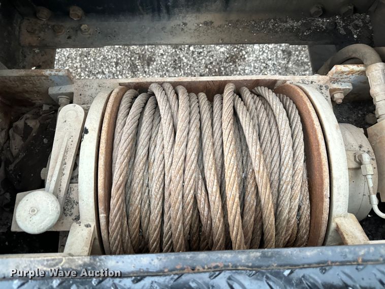 image for item EG1322 1998 International  Paystar 5000 pressure digger truck