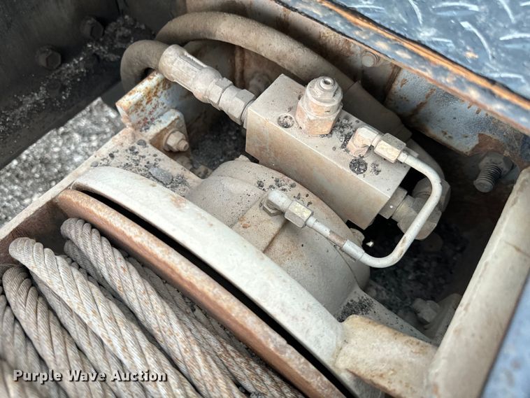 image for item EG1322 1998 International  Paystar 5000 pressure digger truck