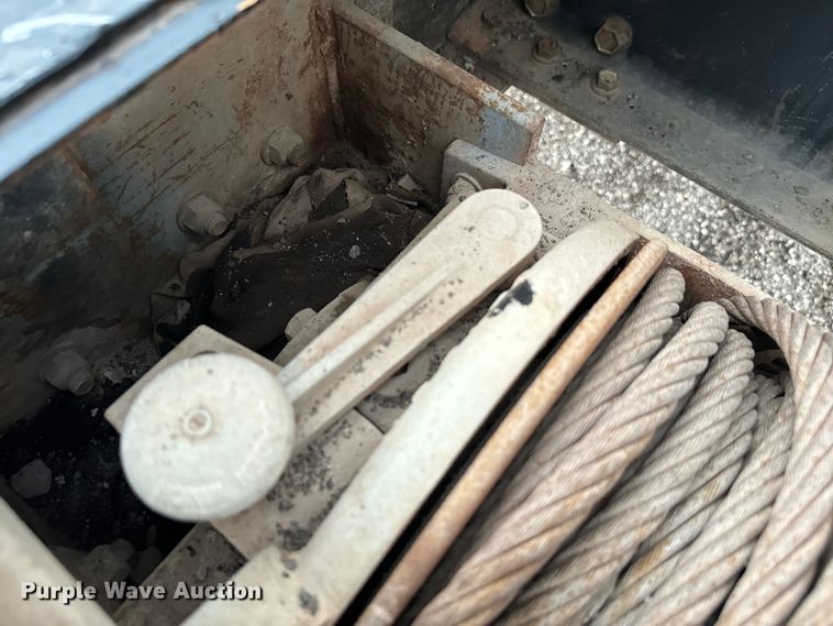 image for item EG1322 1998 International  Paystar 5000 pressure digger truck