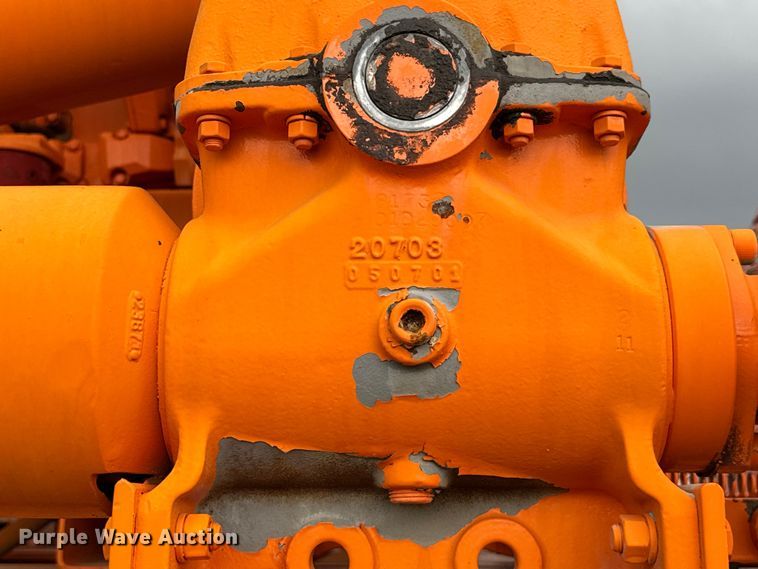 image for item EG1322 1998 International  Paystar 5000 pressure digger truck