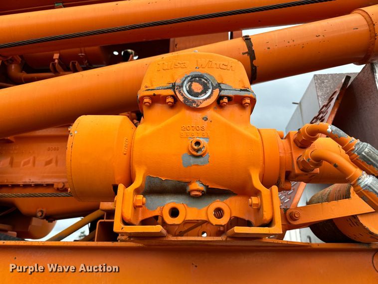 image for item EG1322 1998 International  Paystar 5000 pressure digger truck