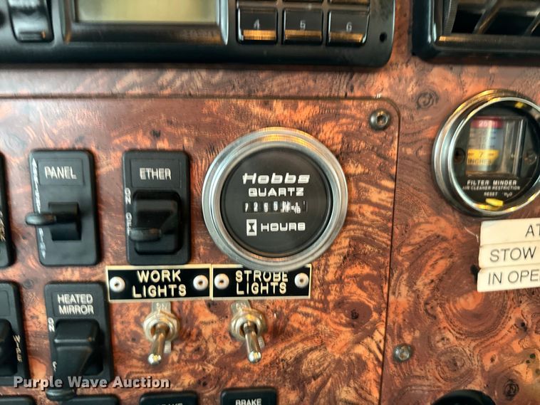 image for item EG1322 1998 International  Paystar 5000 pressure digger truck