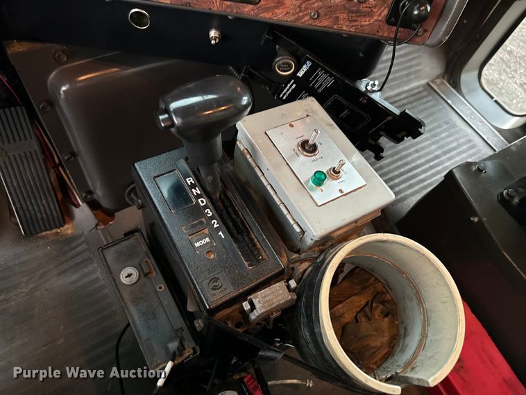 image for item EG1322 1998 International  Paystar 5000 pressure digger truck