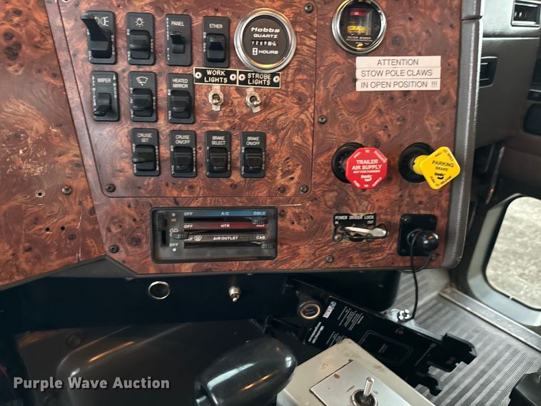 image for item EG1322 1998 International  Paystar 5000 pressure digger truck