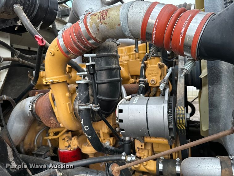 image for item EG1322 1998 International  Paystar 5000 pressure digger truck