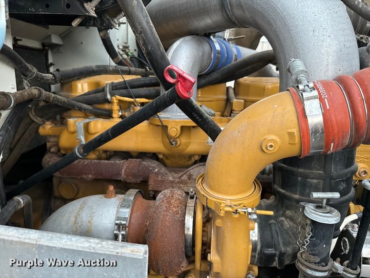 image for item EG1322 1998 International  Paystar 5000 pressure digger truck