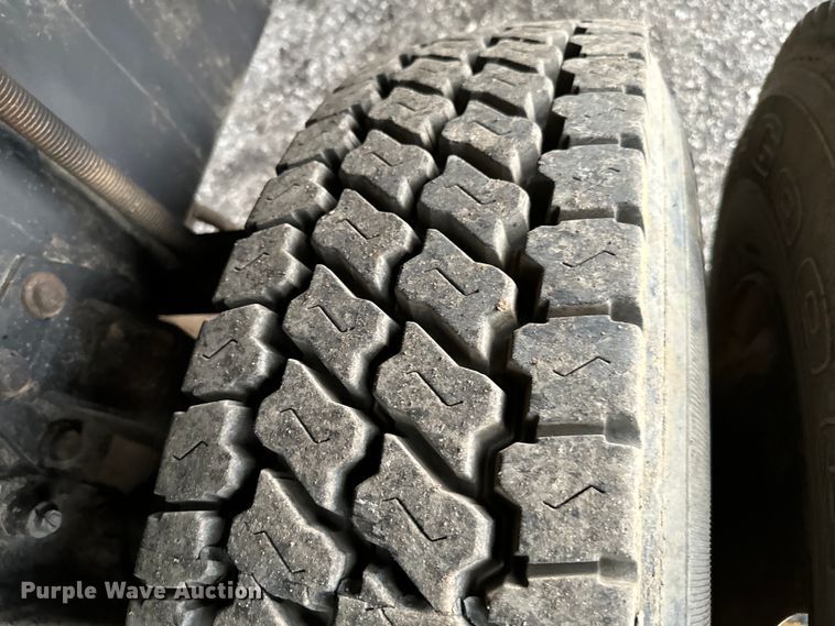 image for item EG1322 1998 International  Paystar 5000 pressure digger truck