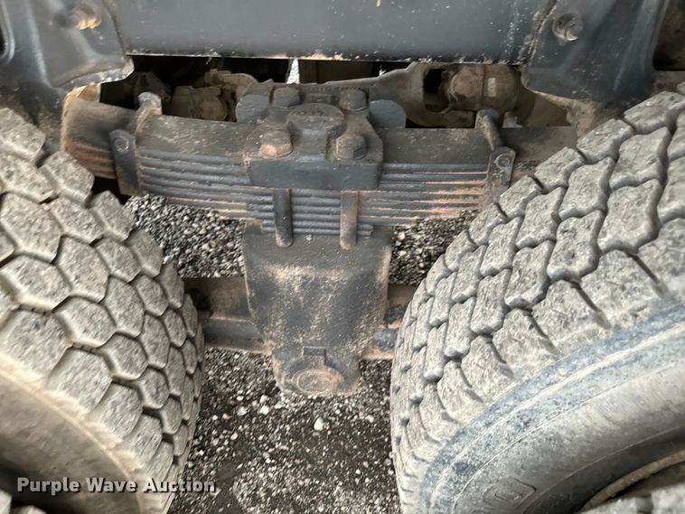 image for item EG1322 1998 International  Paystar 5000 pressure digger truck