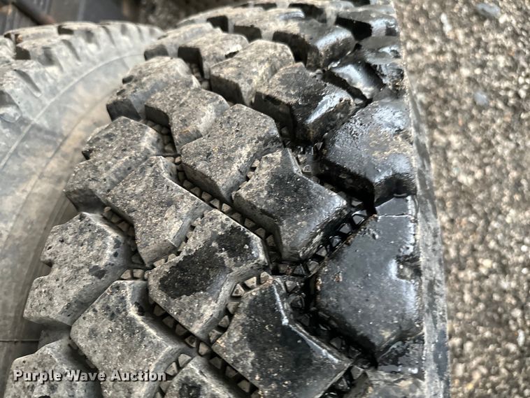 image for item EG1322 1998 International  Paystar 5000 pressure digger truck