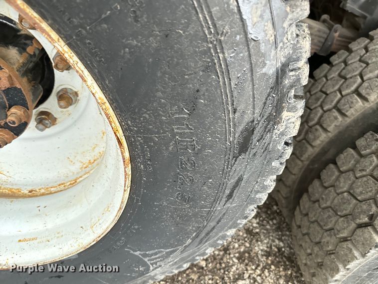 image for item EG1322 1998 International  Paystar 5000 pressure digger truck