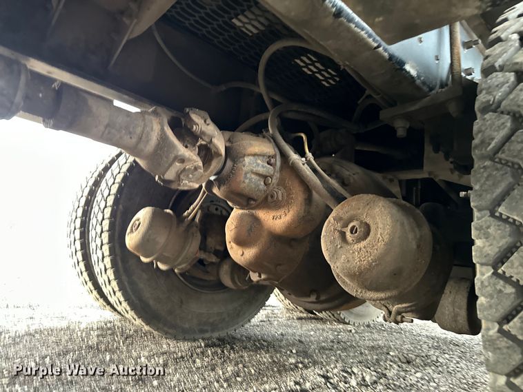 image for item EG1322 1998 International  Paystar 5000 pressure digger truck