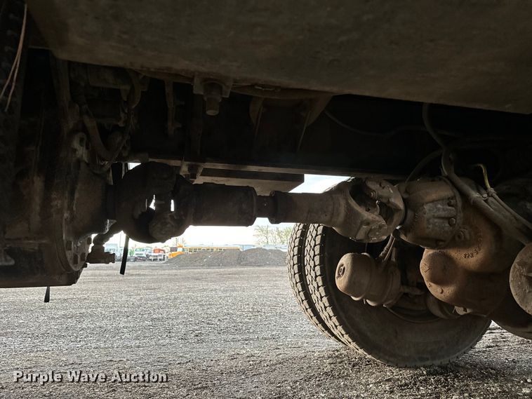 image for item EG1322 1998 International  Paystar 5000 pressure digger truck