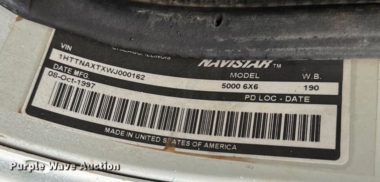 image for item EG1322 1998 International  Paystar 5000 pressure digger truck