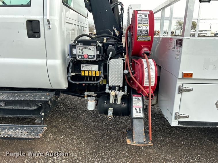 image for item EG1330 2007 Ford F650 Super Duty utility / service truck