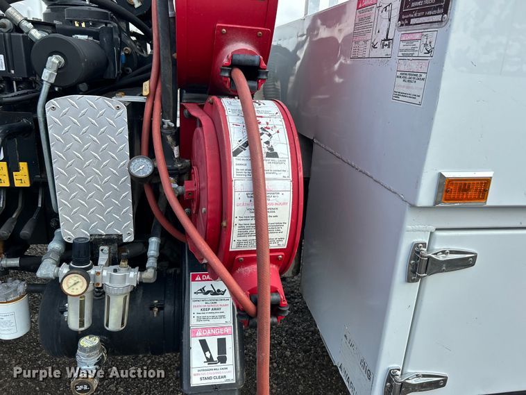 image for item EG1330 2007 Ford F650 Super Duty utility / service truck