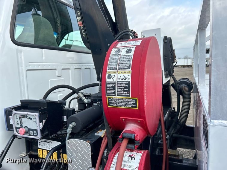 image for item EG1330 2007 Ford F650 Super Duty utility / service truck