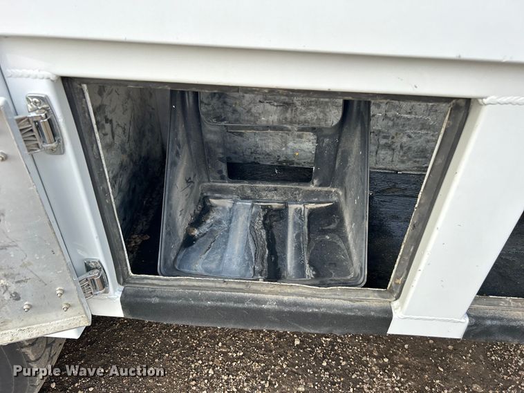 image for item EG1330 2007 Ford F650 Super Duty utility / service truck