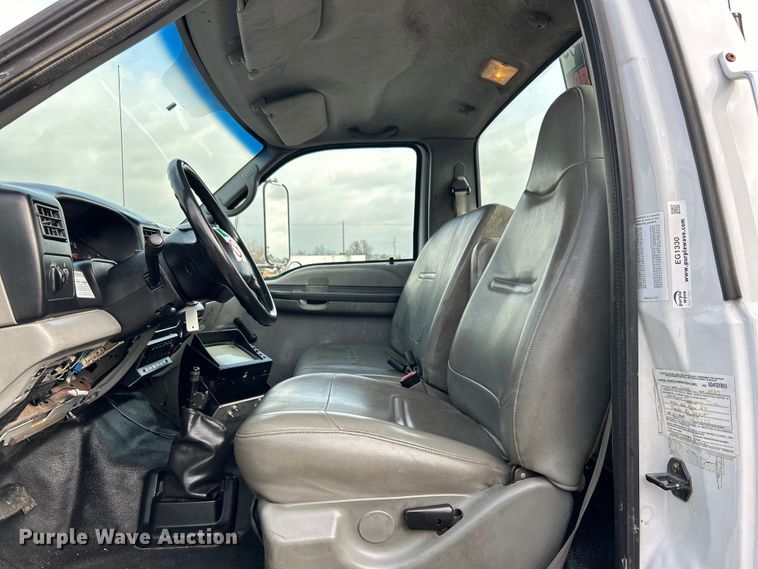 image for item EG1330 2007 Ford F650 Super Duty utility / service truck