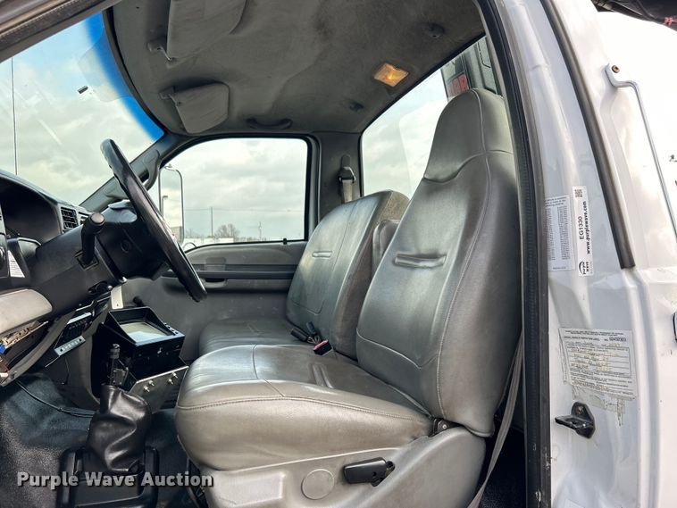 image for item EG1330 2007 Ford F650 Super Duty utility / service truck
