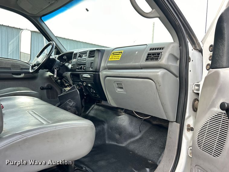 image for item EG1330 2007 Ford F650 Super Duty utility / service truck