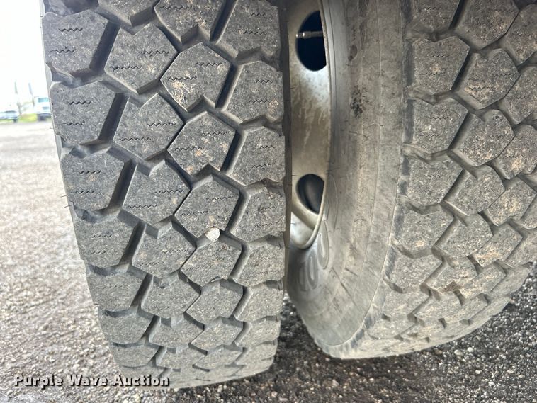 image for item EG1330 2007 Ford F650 Super Duty utility / service truck