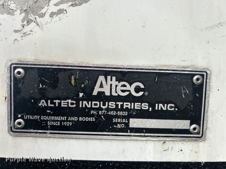 image for item EG1339 2012 International  4300M7 SBA  bucket truck