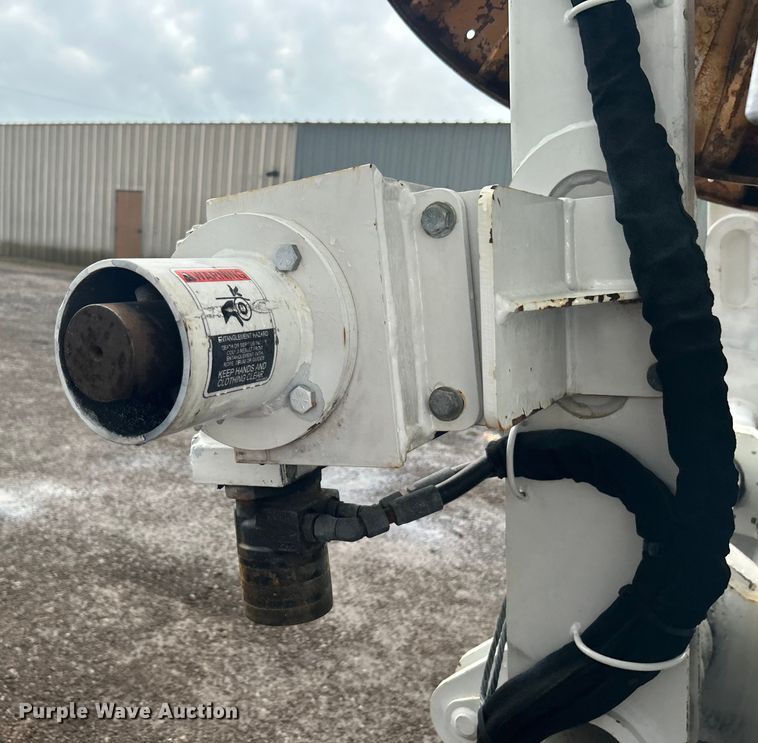 image for item EG1339 2012 International  4300M7 SBA  bucket truck