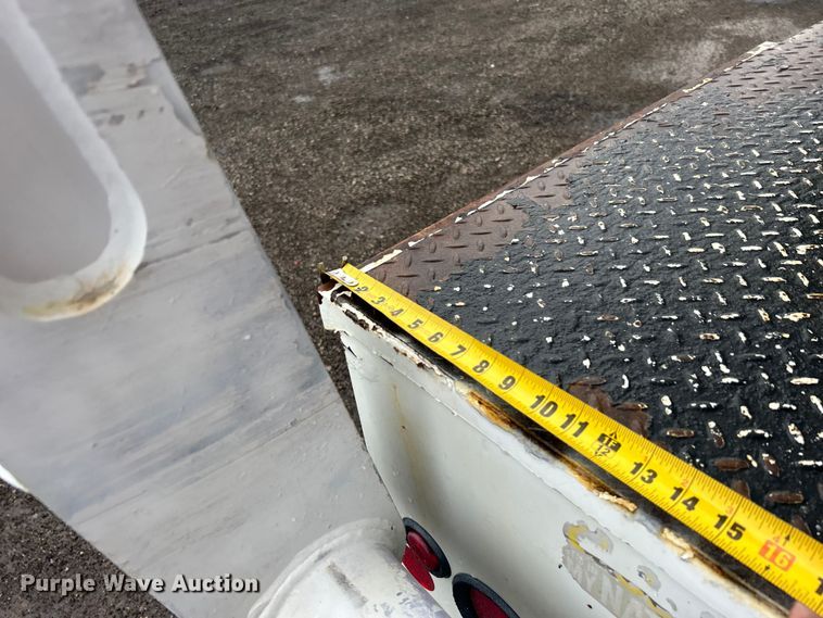 image for item EG1339 2012 International  4300M7 SBA  bucket truck