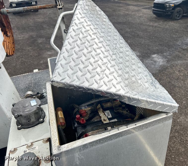 image for item EG1339 2012 International  4300M7 SBA  bucket truck