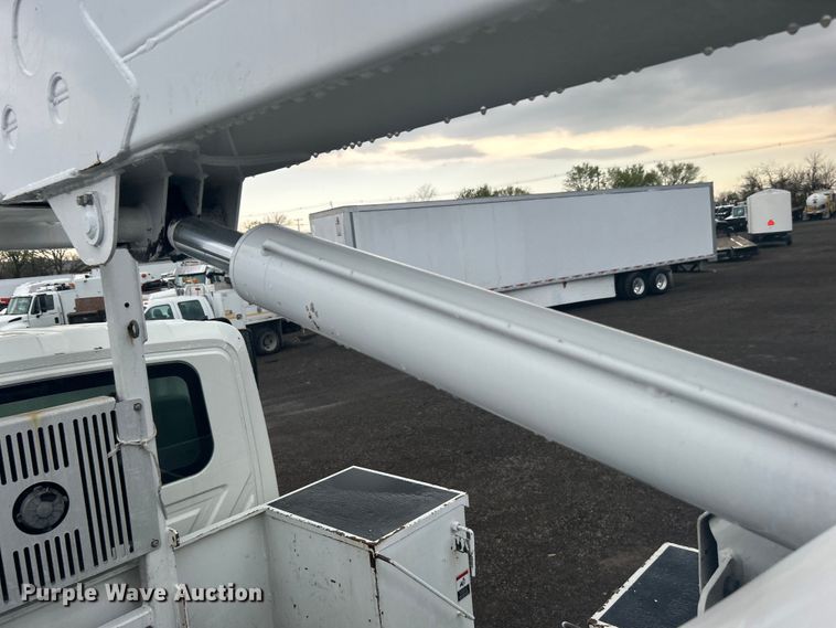 image for item EG1339 2012 International  4300M7 SBA  bucket truck