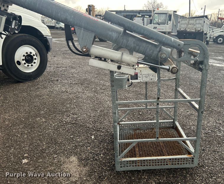 image for item EG1339 2012 International  4300M7 SBA  bucket truck