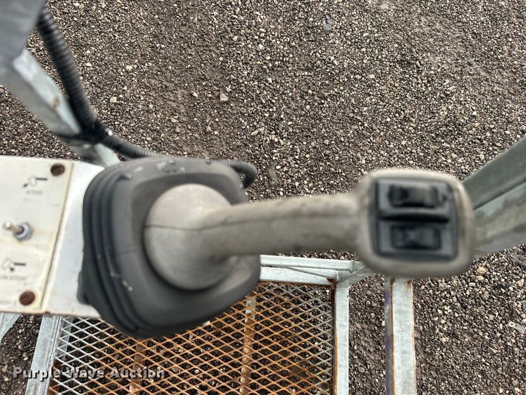 image for item EG1339 2012 International  4300M7 SBA  bucket truck