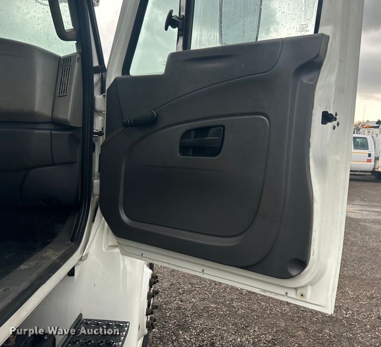 image for item EG1339 2012 International  4300M7 SBA  bucket truck