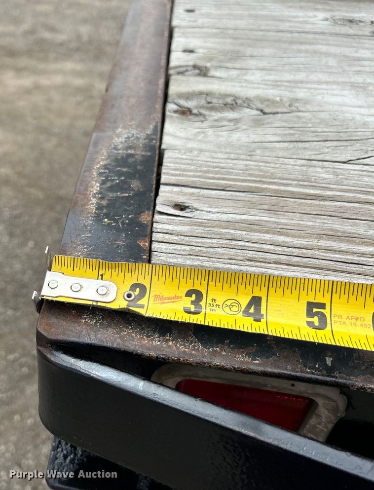 image for item EG1361 2002 International  4300 SBA shingle conveyor truck