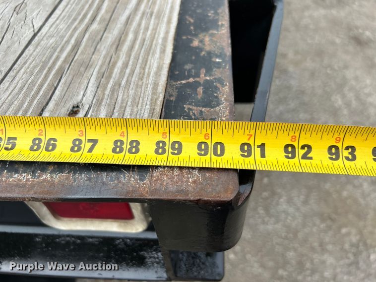 image for item EG1361 2002 International  4300 SBA shingle conveyor truck