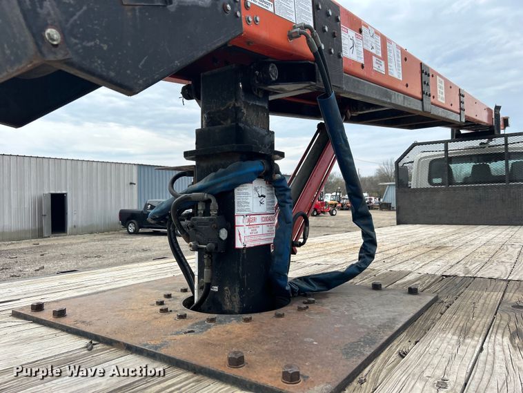 image for item EG1361 2002 International  4300 SBA shingle conveyor truck