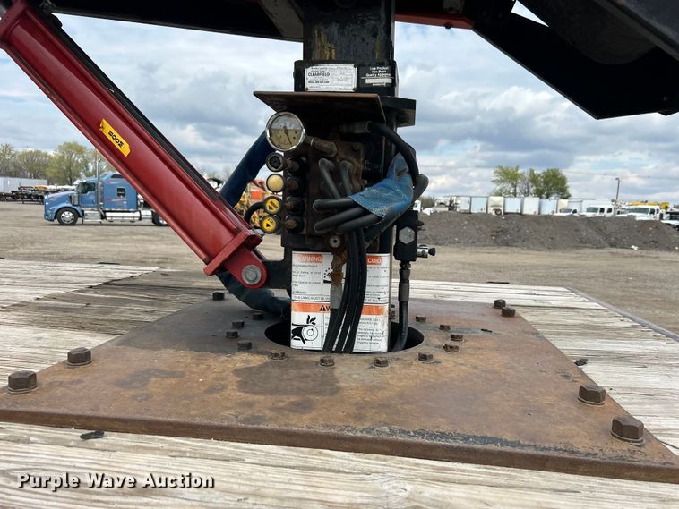 image for item EG1361 2002 International  4300 SBA shingle conveyor truck