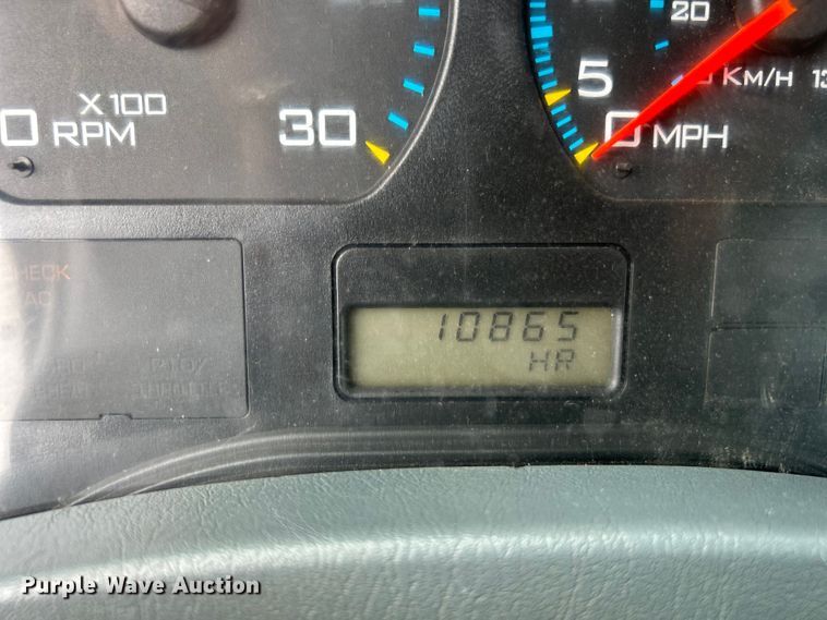 image for item EG1361 2002 International  4300 SBA shingle conveyor truck