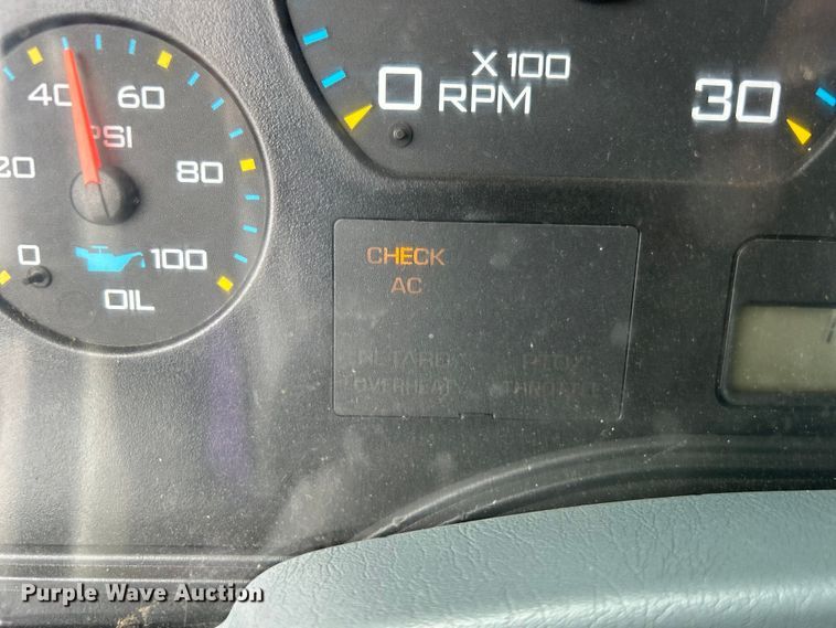 image for item EG1361 2002 International  4300 SBA shingle conveyor truck