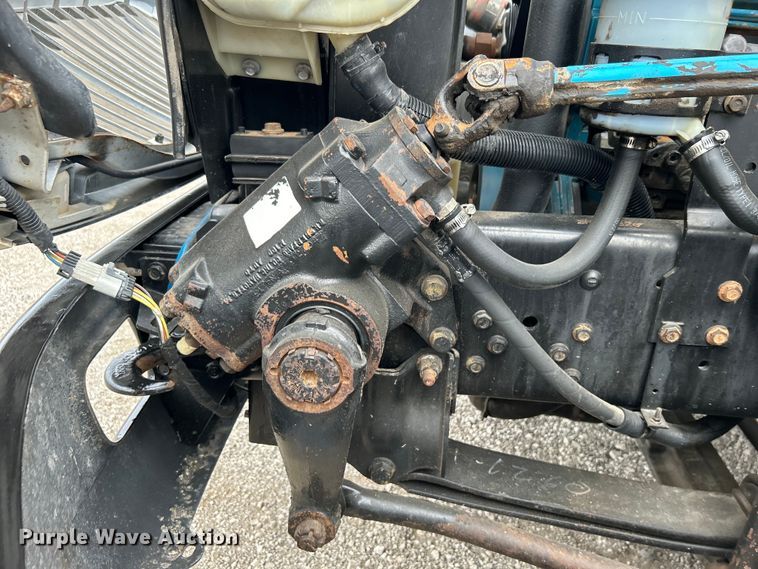 image for item EG1361 2002 International  4300 SBA shingle conveyor truck