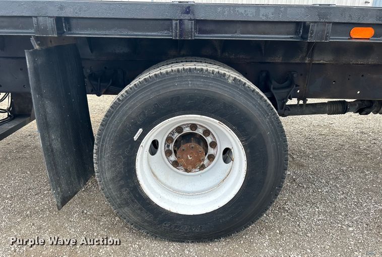 image for item EG1361 2002 International  4300 SBA shingle conveyor truck