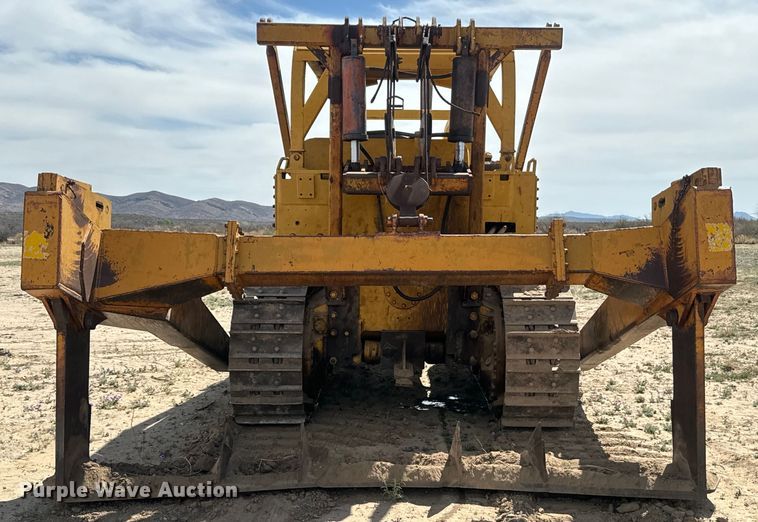 image for item EH3852 1971 Caterpillar  D8H dozer