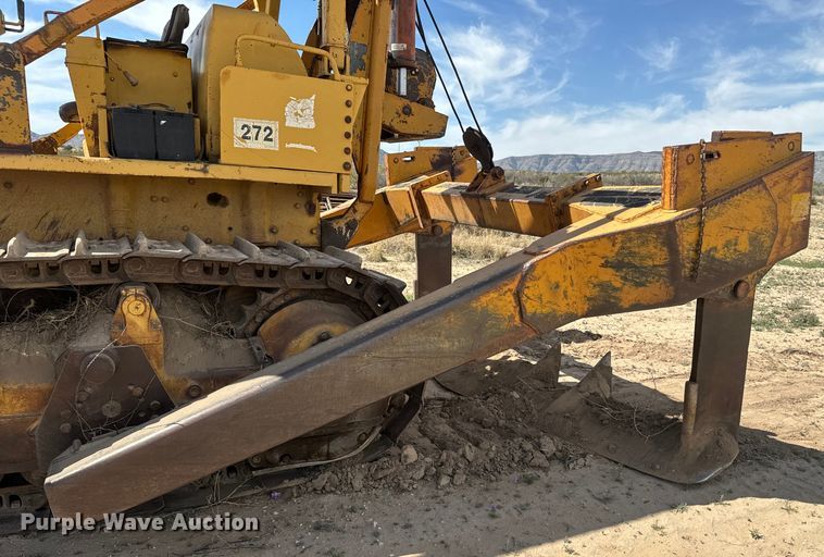 image for item EH3852 1971 Caterpillar  D8H dozer