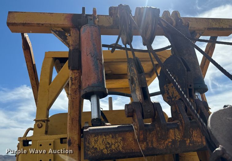 image for item EH3852 1971 Caterpillar  D8H dozer